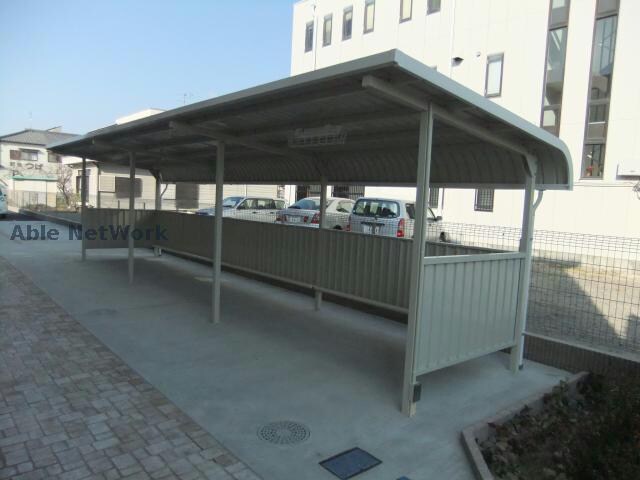 物件外観写真4　(駐輪場)