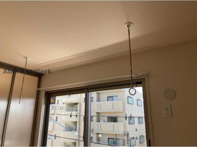 物件内観写真11　(室内物干し)