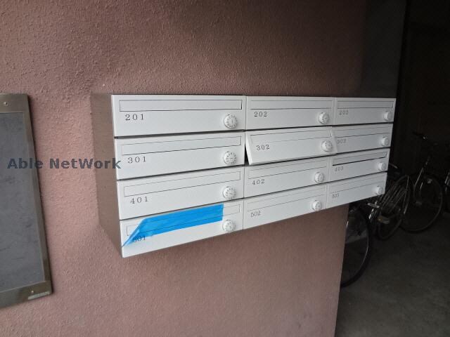 物件外観写真4　(郵便受け)