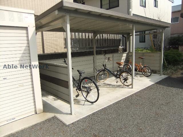 物件外観写真4　(駐輪場)