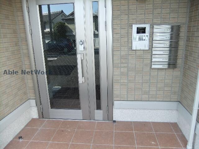 物件外観写真3　(エントランス)