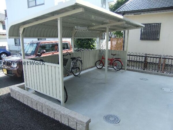駐輪場(駐輪場)