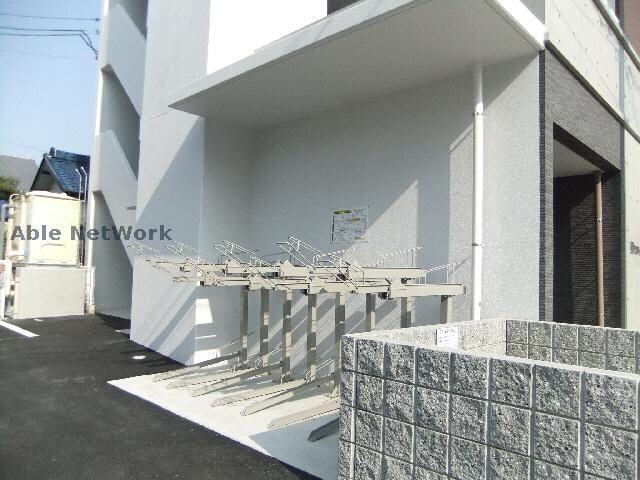 物件外観写真5　(駐輪場)