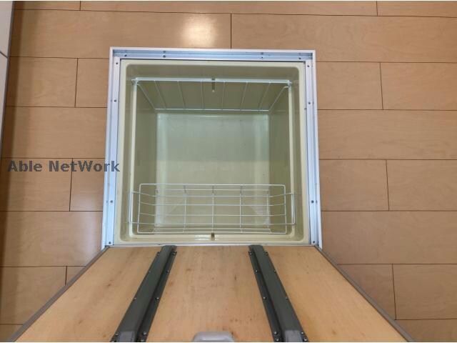 物件内観写真15　(床下収納)