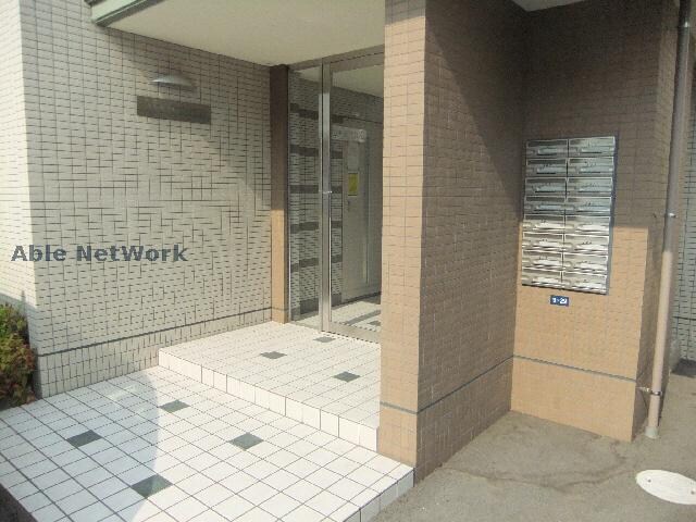 物件外観写真3　(エントランス)
