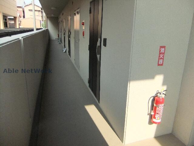 物件外観写真4　(共用部通路)