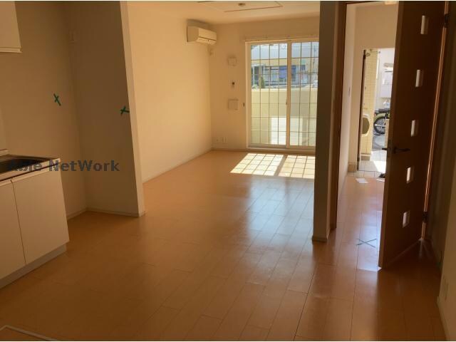 物件内観写真2　(同型モデル)