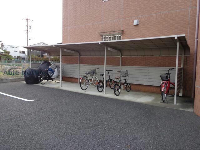 物件外観写真5　(駐輪場)