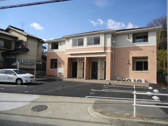 物件外観写真3　(駐車場)