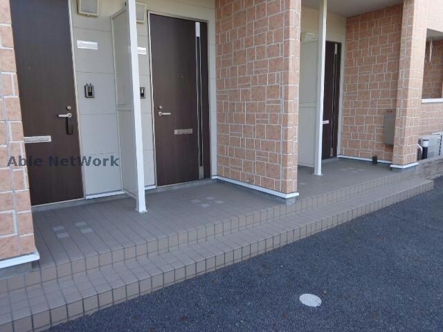 物件外観写真5　(エントランス)