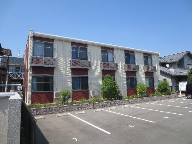 物件外観写真2　(駐車場)