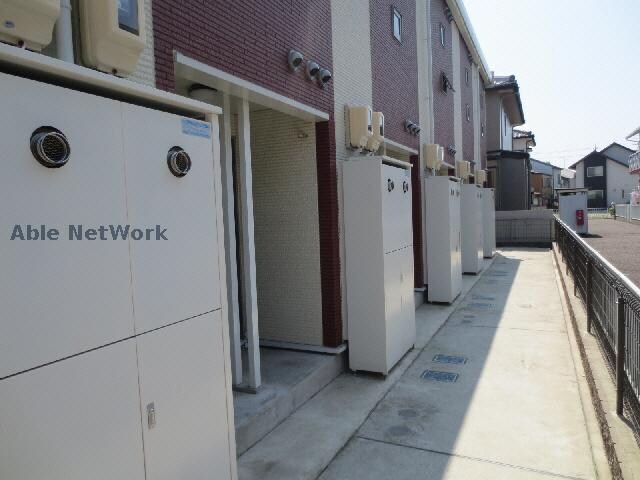 物件外観写真3　(エントランス)