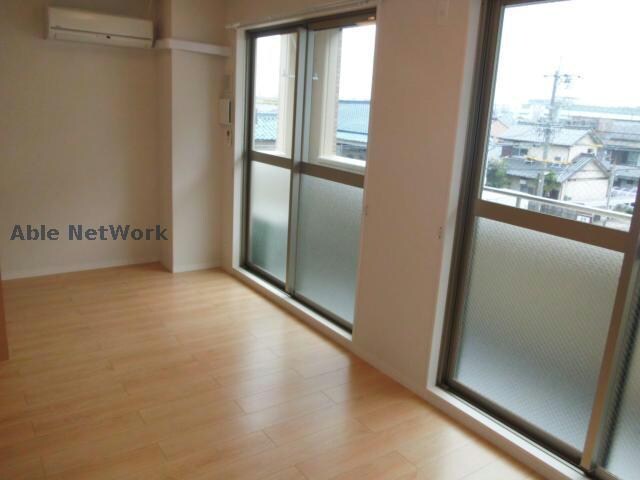 物件内観写真5　(同型モデル)