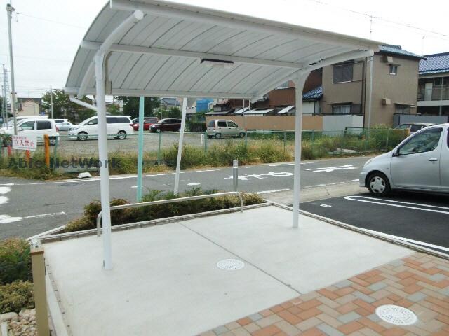 物件外観写真4　(駐輪場)