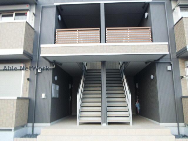 物件外観写真3　(エントランス)