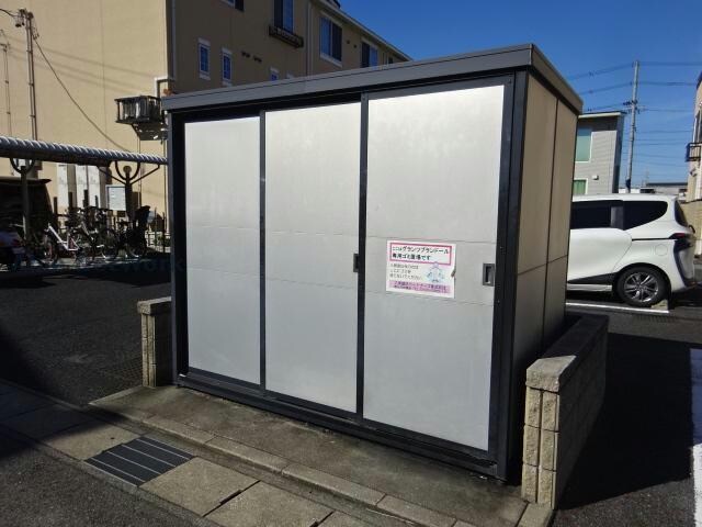 物件外観写真4　(ゴミ捨て場)