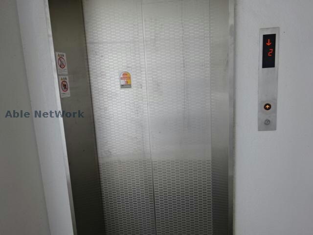 物件外観写真5　(エレベーター)