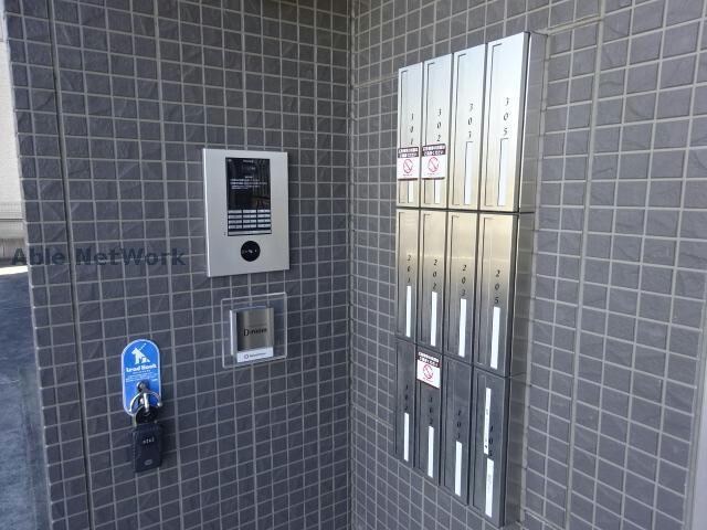 物件外観写真5　(郵便ポスト・オートロック)