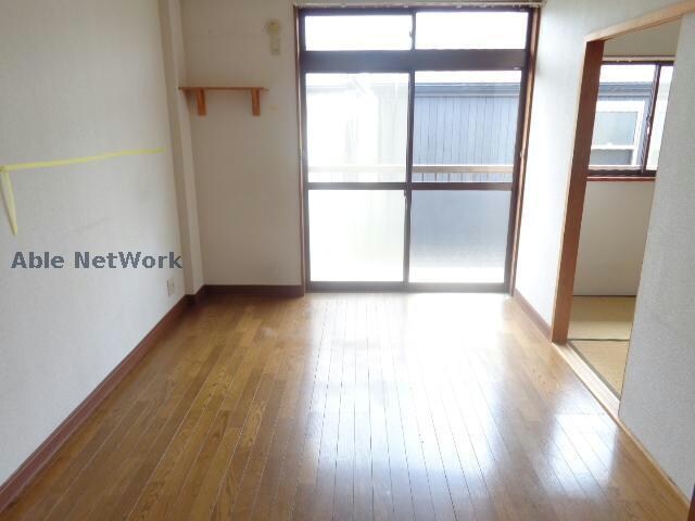 物件内観写真2　(同型モデル)