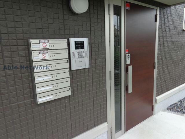 物件外観写真4　(エントランス)
