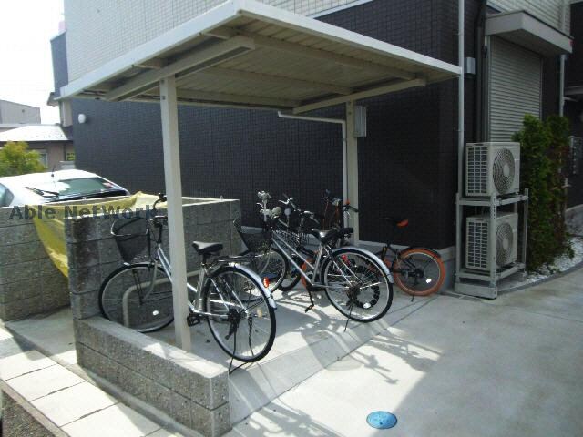 物件外観写真5　(駐輪場)