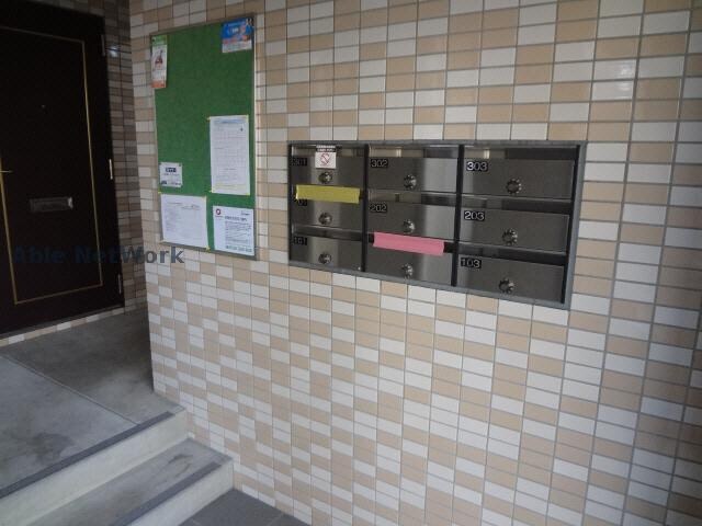 物件外観写真2　(郵便受け)