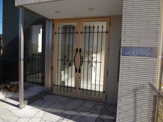 物件外観写真3　(エントランス)