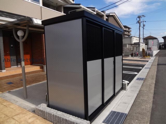 物件外観写真4　(ゴミ置き場)