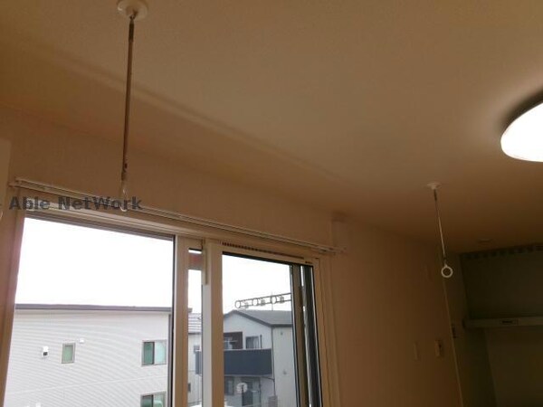 その他設備(室内物干し)