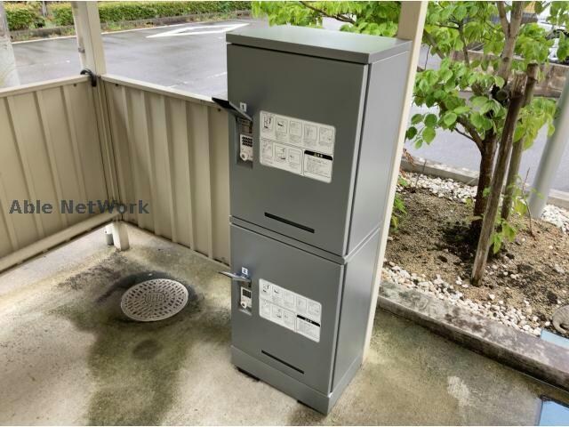 物件外観写真2　(宅配ボックス)