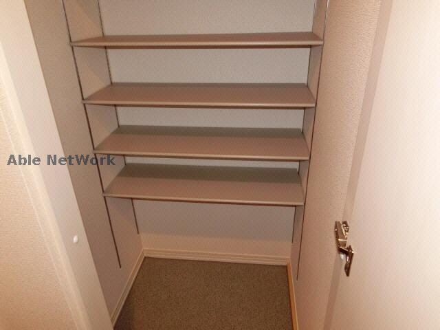 物件内観写真17　(下駄箱/同型モデル)