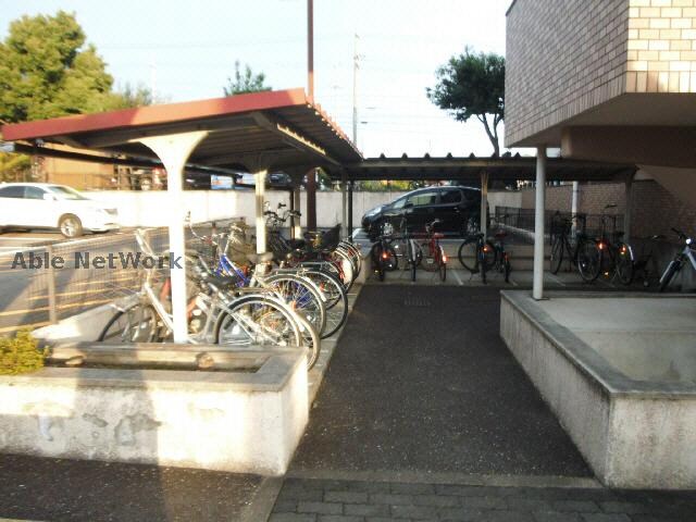 物件外観写真2　(駐輪場)