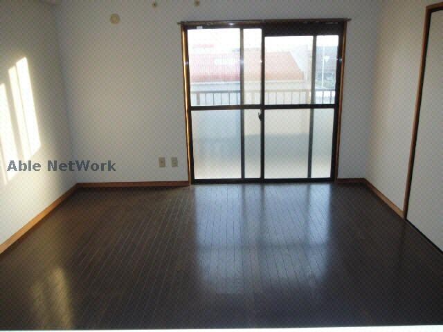 物件内観写真3　(リビング)