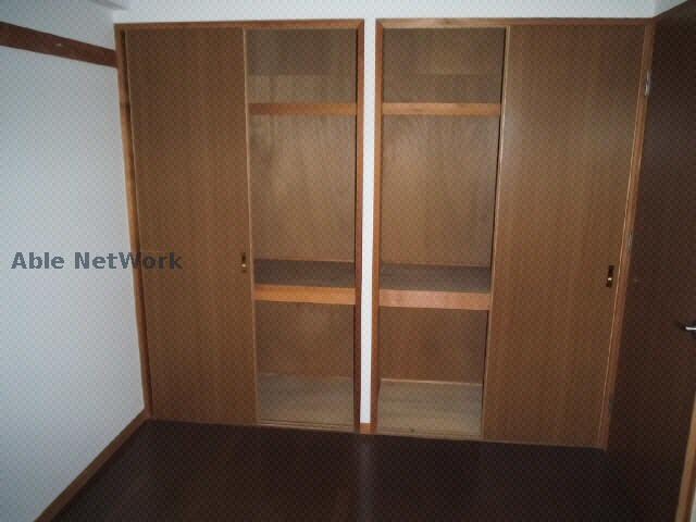 物件内観写真7　(物入れ)