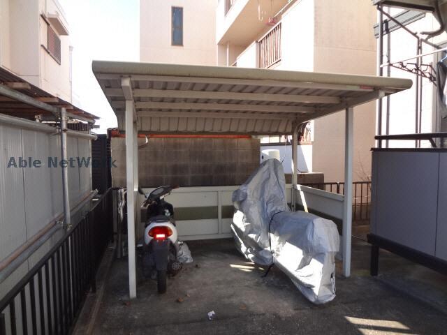 物件外観写真4　(駐輪場)