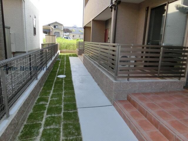 物件外観写真4　(エントランス)