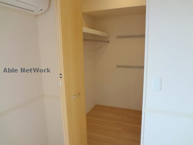 物件内観写真10　(ｳｫｰｸｲﾝｸﾛｰｾﾞｯﾄ)