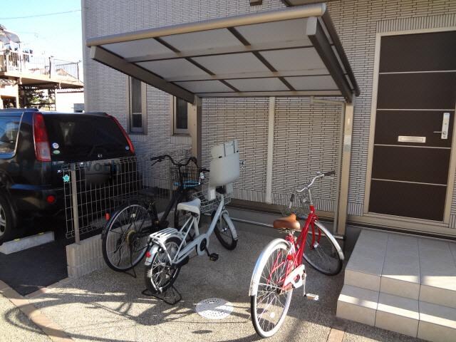 物件外観写真3　(駐輪場)