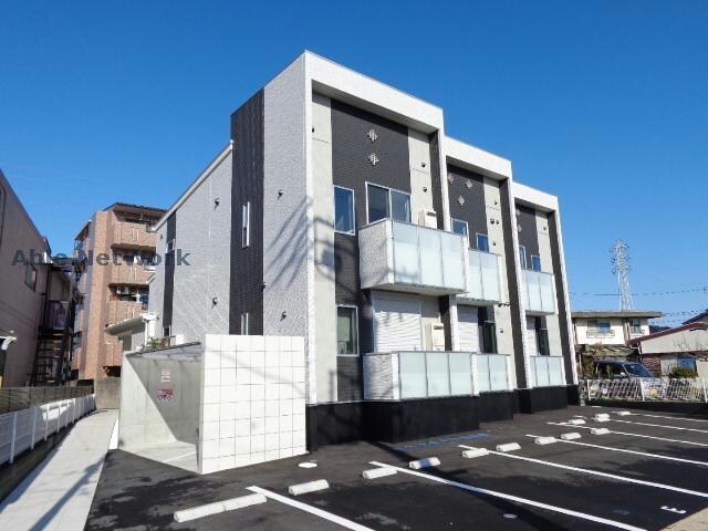 物件外観写真2　(駐車場)