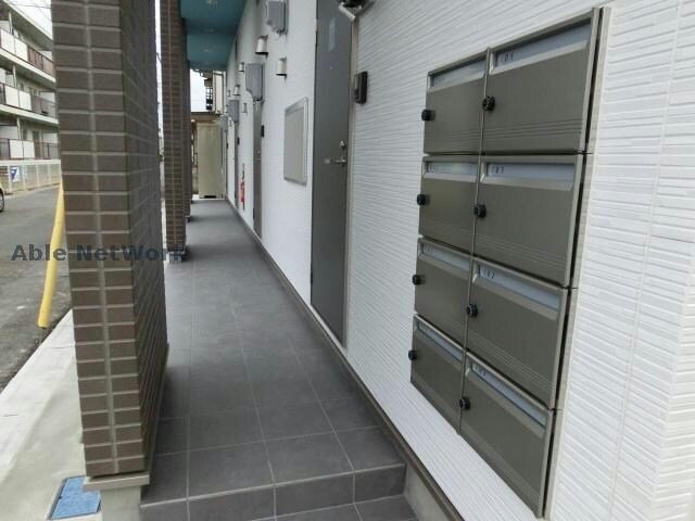 物件外観写真3　(エントランス)