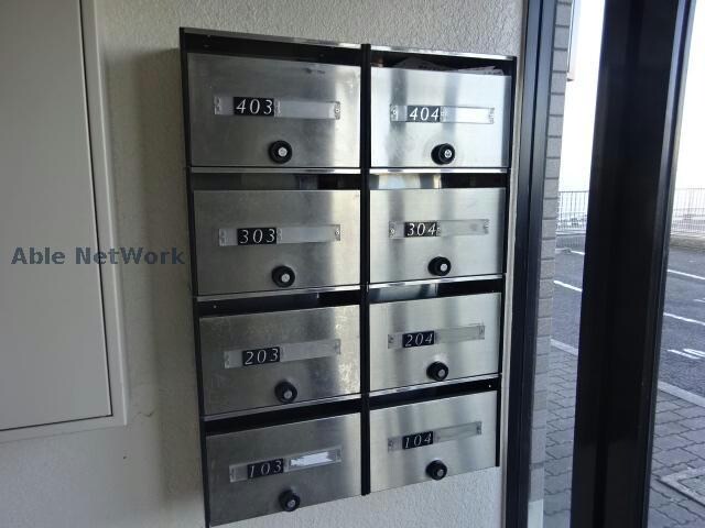 物件外観写真4　(郵便ポスト)