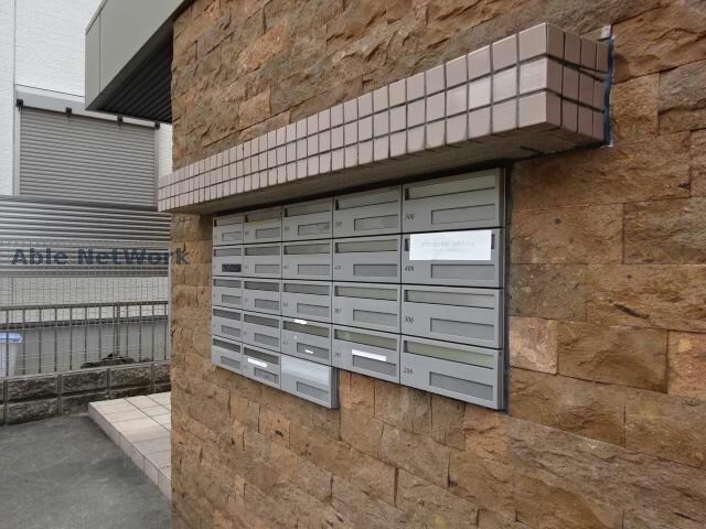 物件外観写真3　(集合ポスト)