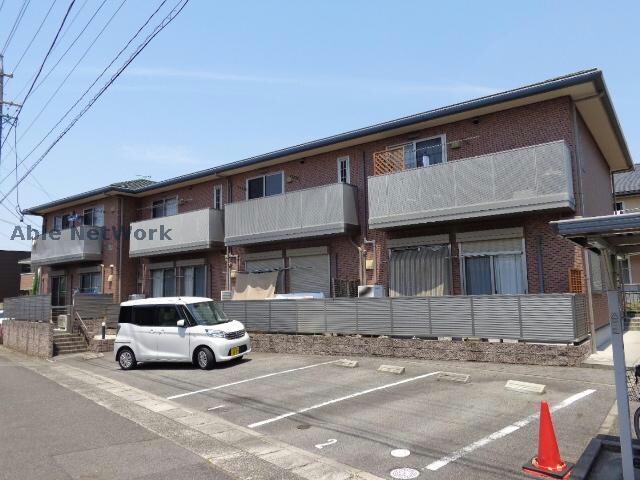 物件外観写真3　(駐車場)