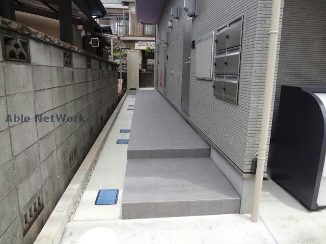 物件外観写真3　(エントランス)