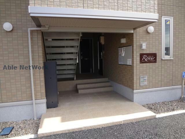 物件外観写真3　(エントランス)