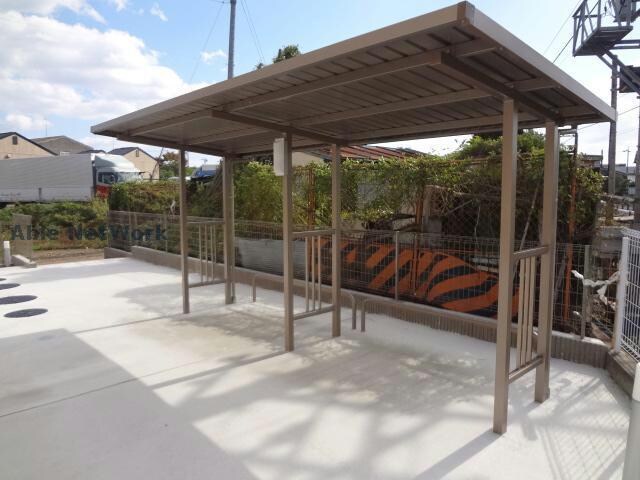 物件外観写真6　(駐輪場)