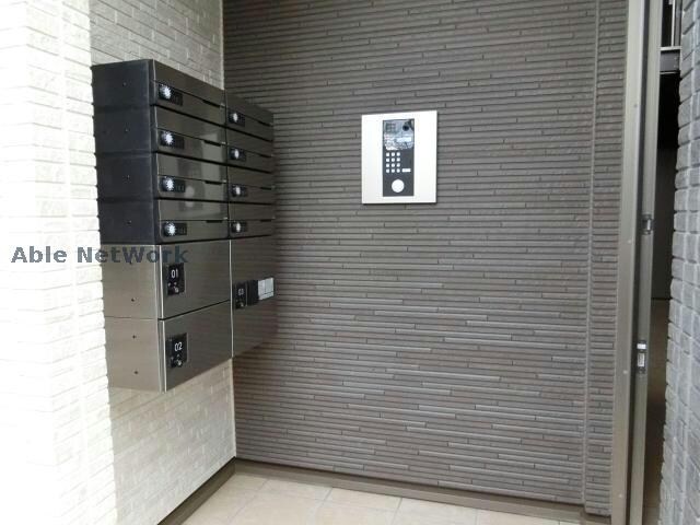 物件外観写真3　(エントランス)