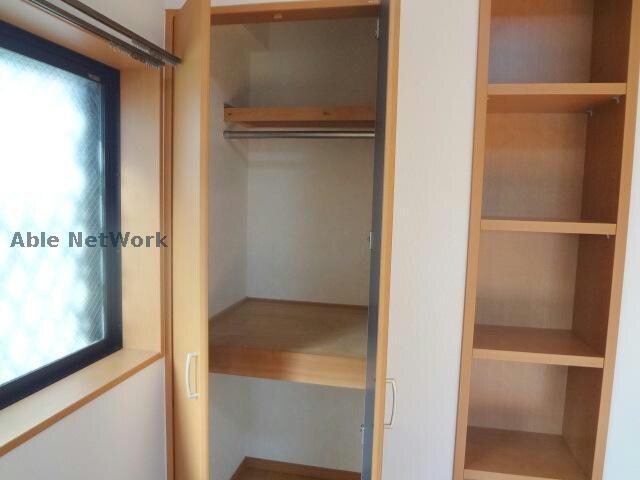 物件内観写真6　(同型モデル ※小窓はありません。)