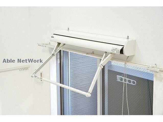 物件内観写真9　(室内物干し機)