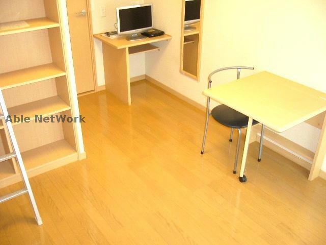 物件内観写真2　(同型モデル)